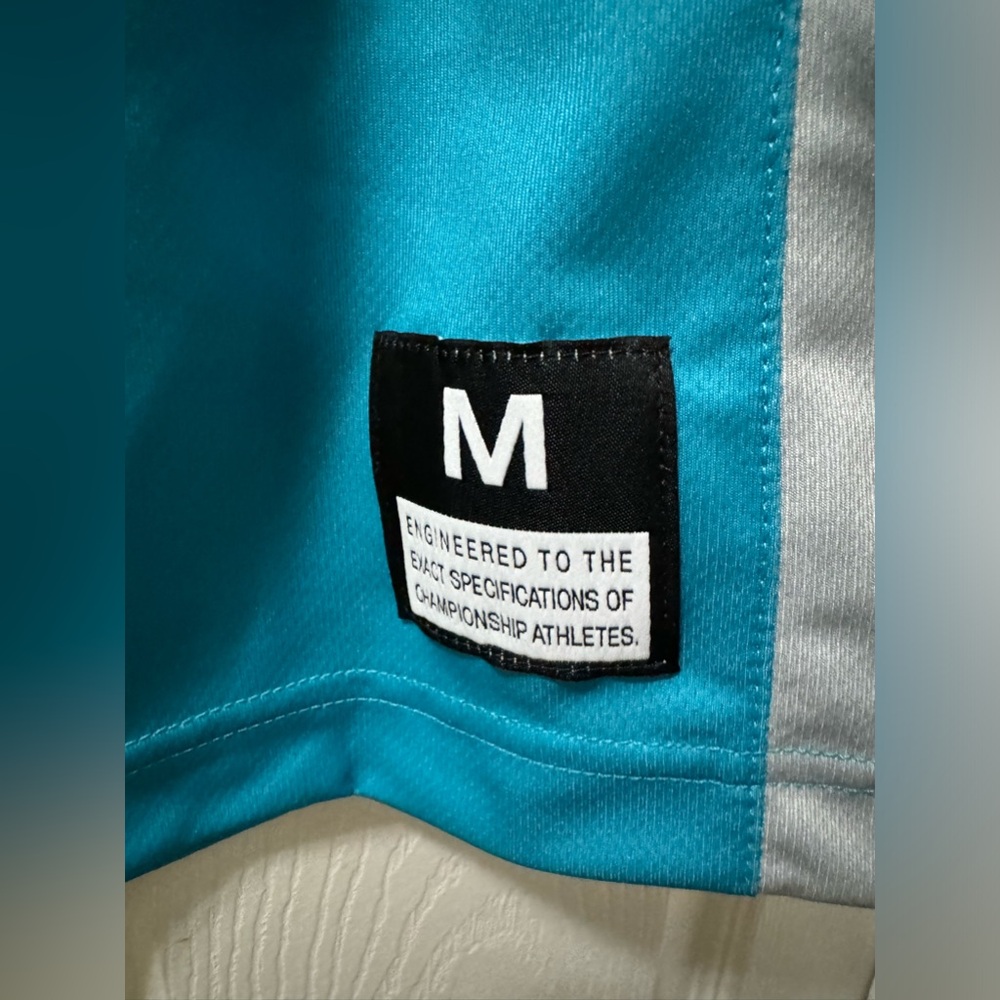 Men's Basketball Jersey - Picture 4 of 8